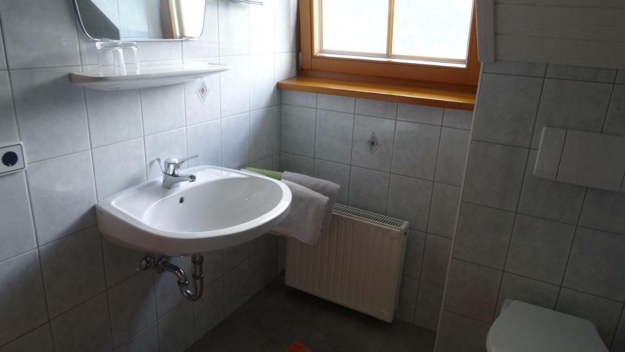 Ferienhaus Enzi Weissbriach Eksteriør billede
